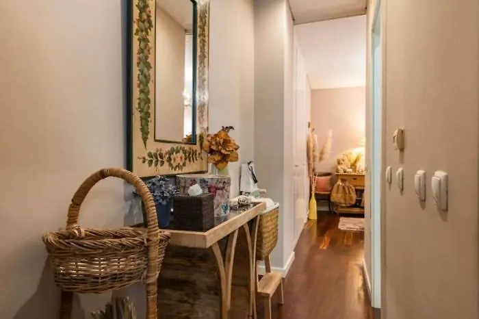 Bella'S Charming Home At Trendy Chiado Lizbona 0*,