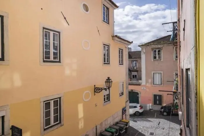 Bella'S Charming Home At Trendy Chiado Lizbona