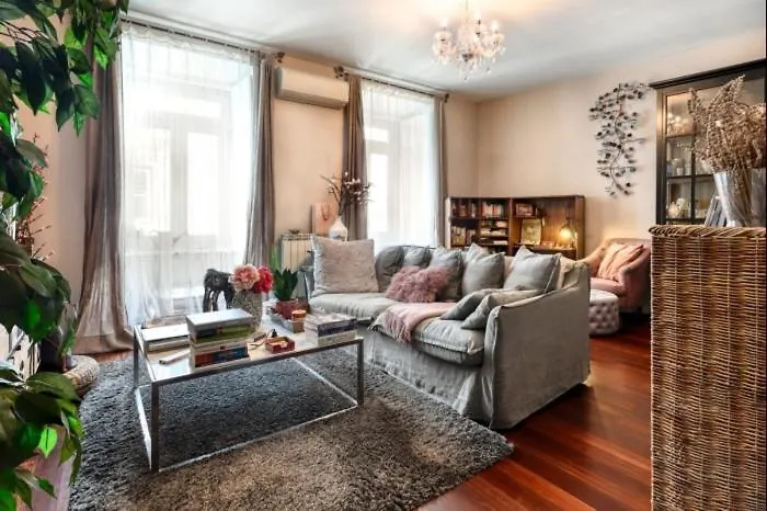 Bella'S Charming Home At Trendy Chiado Lizbona